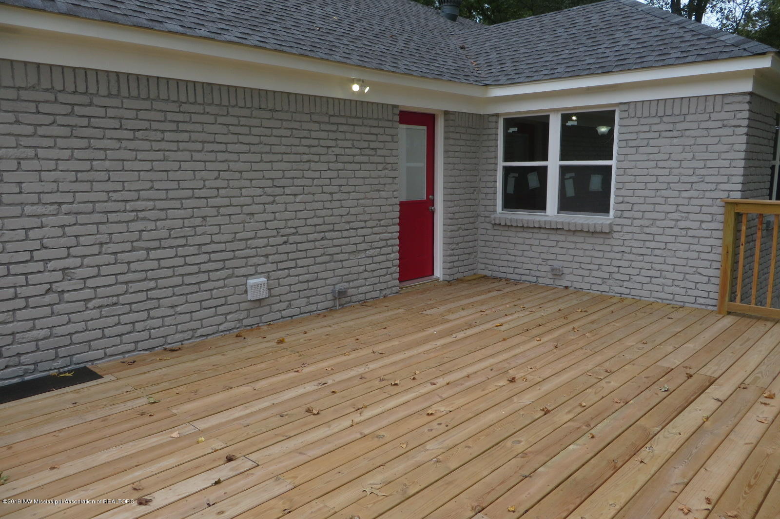 186 Forest Hill Road Byhalia, MS 38611 - Photo 23 of 26 Deck