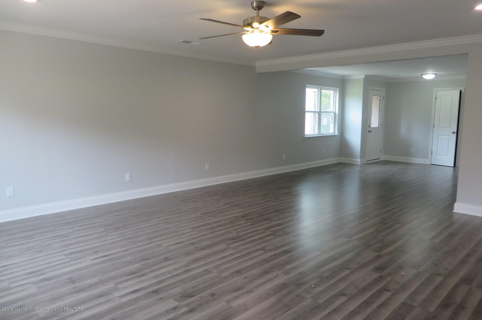 186 Forest Hill Road Byhalia, MS 38611 - Photo 9 of 26 Living Room