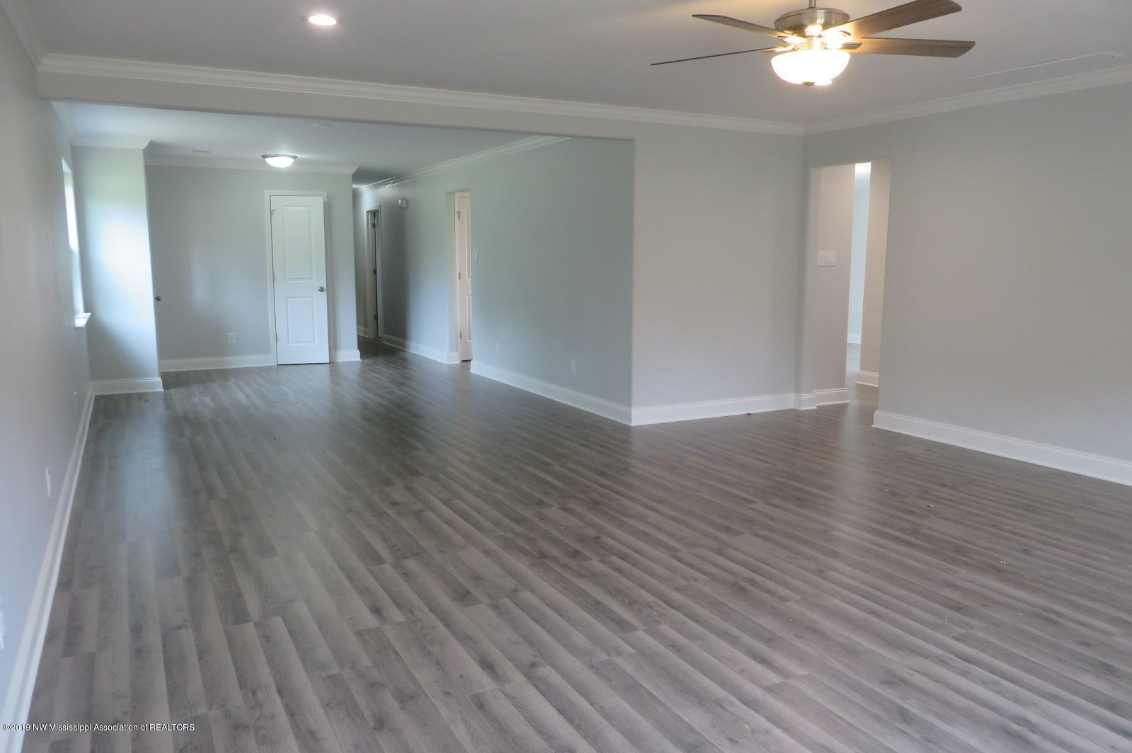 186 Forest Hill Road Byhalia, MS 38611 - Photo 10 of 26 Living Room