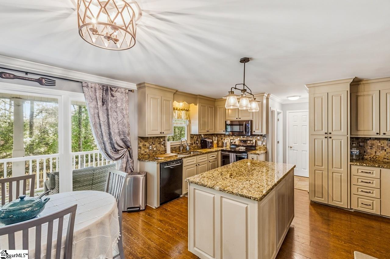 222 Squires Creek Road Simpsonville, SC 29681 - Photo 2 of 50