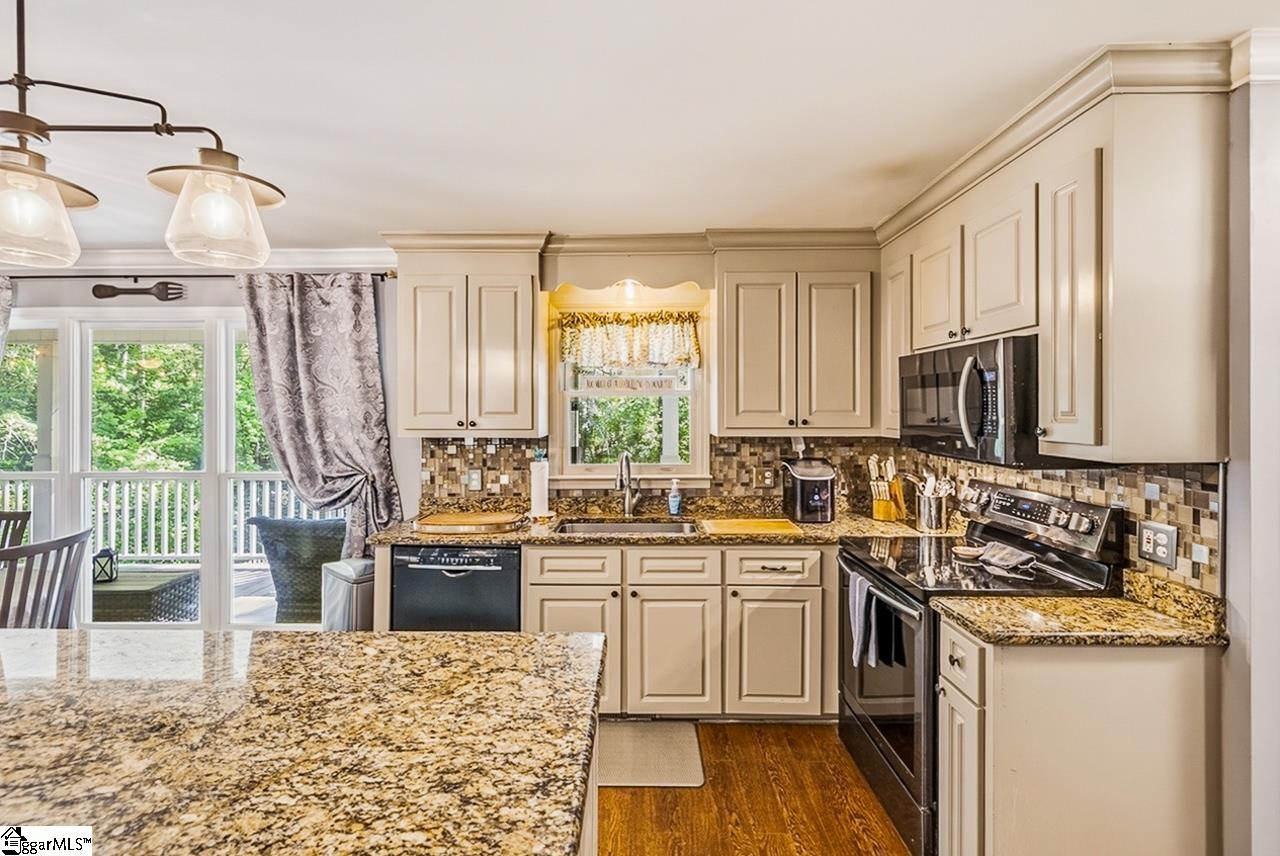 222 Squires Creek Road Simpsonville, SC 29681 - Photo 6 of 50