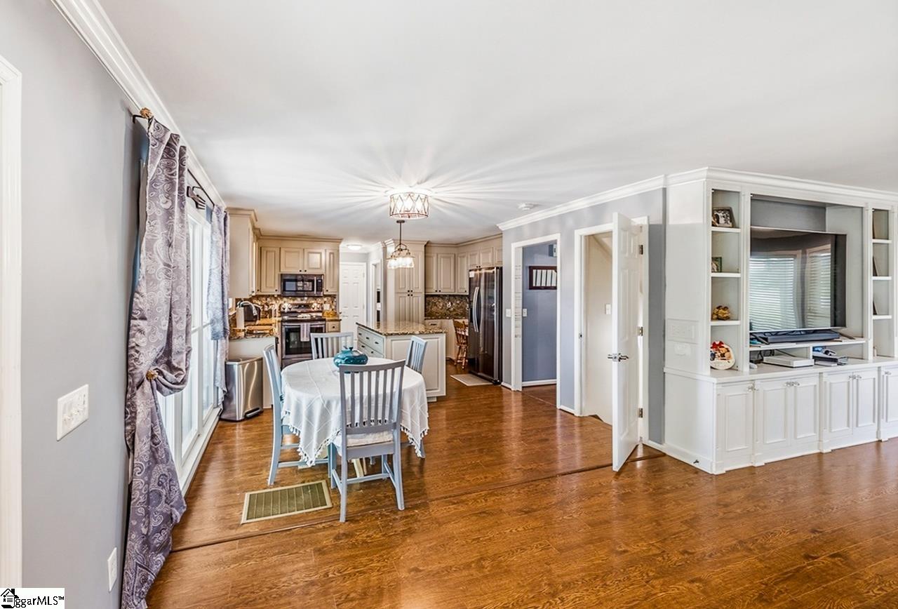 222 Squires Creek Road Simpsonville, SC 29681 - Photo 9 of 50