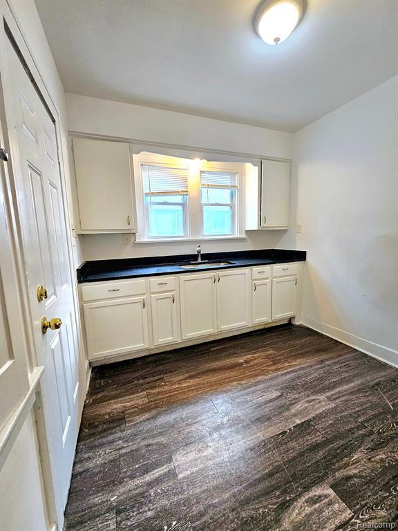 15041 Cruse Street Detroit, MI 48227 - Photo 4 of 21