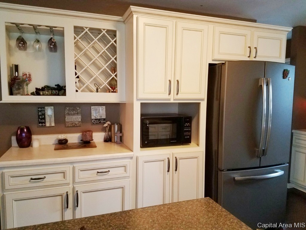 52 North Oxford Road Springfield, IL 62702 - Photo 3 of 20