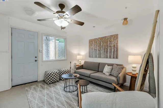 $1,089,000 | 589 South M Street, Livermore, CA 94550