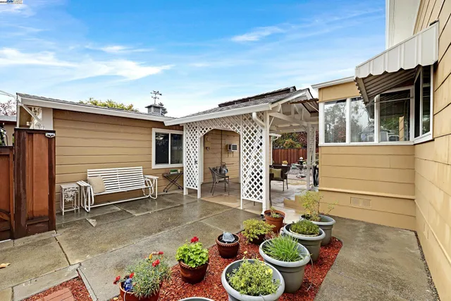 $1,089,000 | 589 South M Street, Livermore, CA 94550