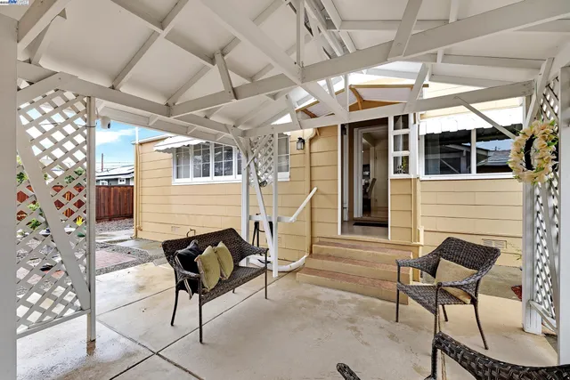 $1,089,000 | 589 South M Street, Livermore, CA 94550