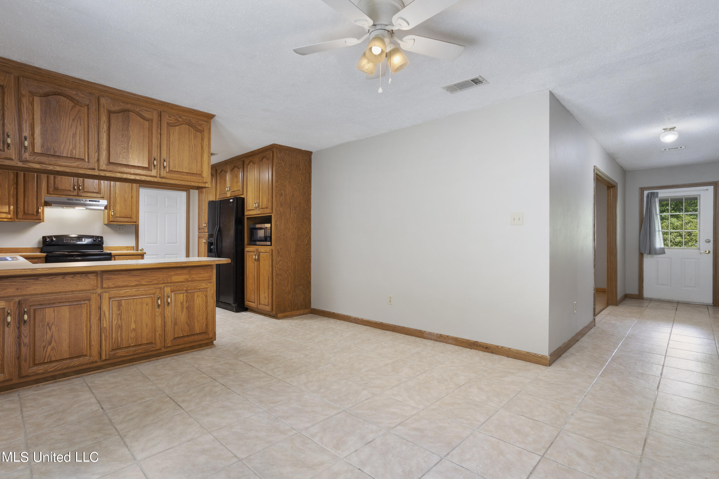 1700 Ladnier Road Gautier, MS 39553 - Photo 18 of 41 018 (1)