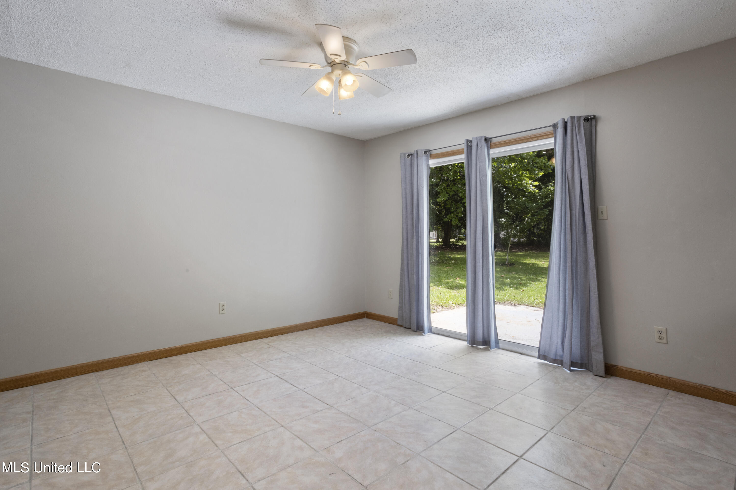 1700 Ladnier Road Gautier, MS 39553 - Photo 20 of 41 020 (1)