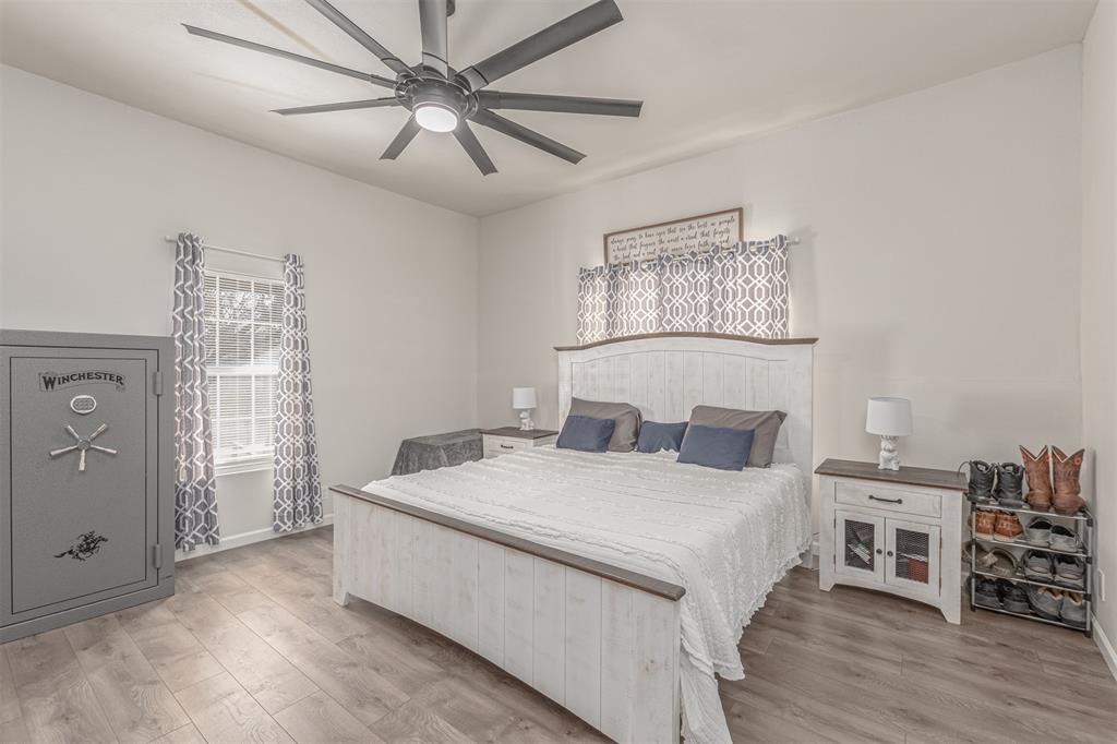 819 Beech Street Bonham, TX 75418 - Photo 14 of 35