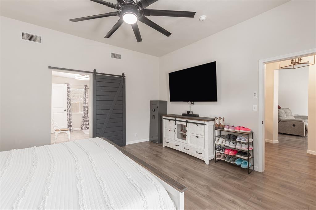 819 Beech Street Bonham, TX 75418 - Photo 15 of 35