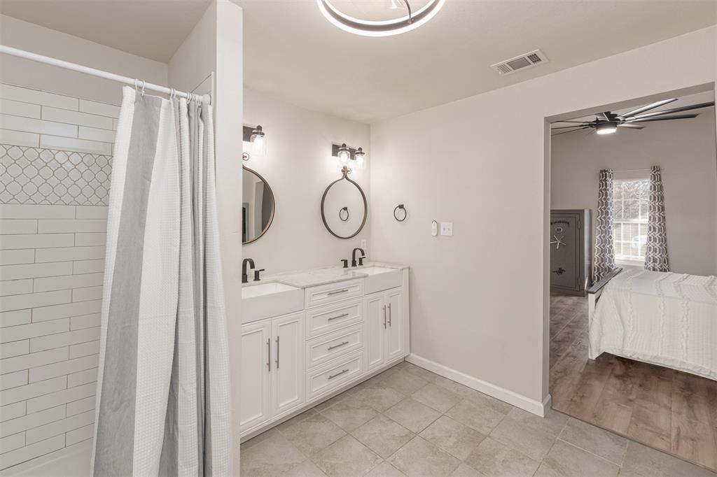 819 Beech Street Bonham, TX 75418 - Photo 17 of 35