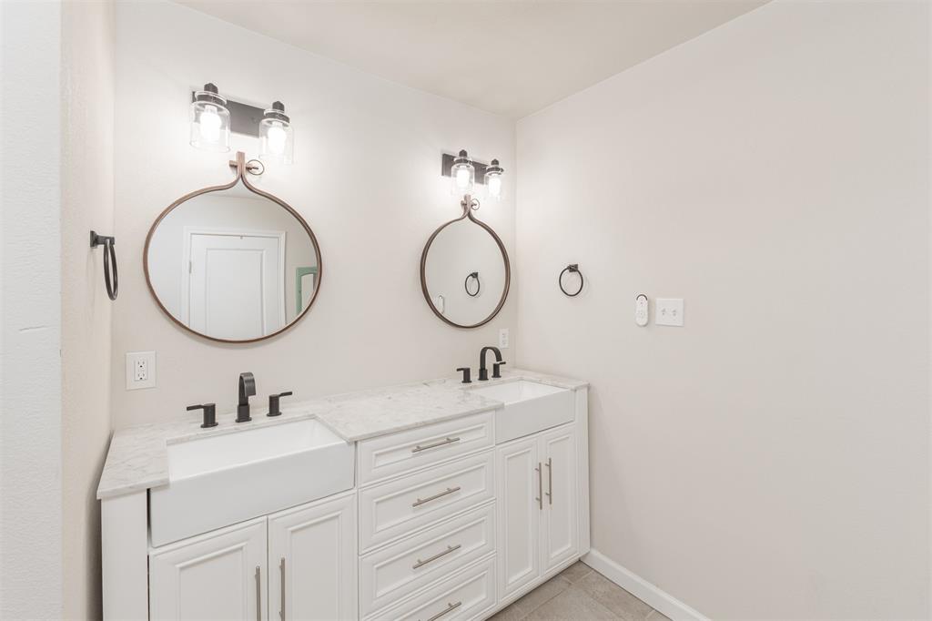 819 Beech Street Bonham, TX 75418 - Photo 18 of 35