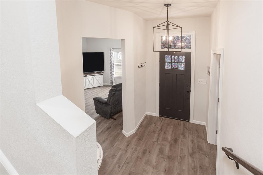 819 Beech Street Bonham, TX 75418 - Photo 3 of 35