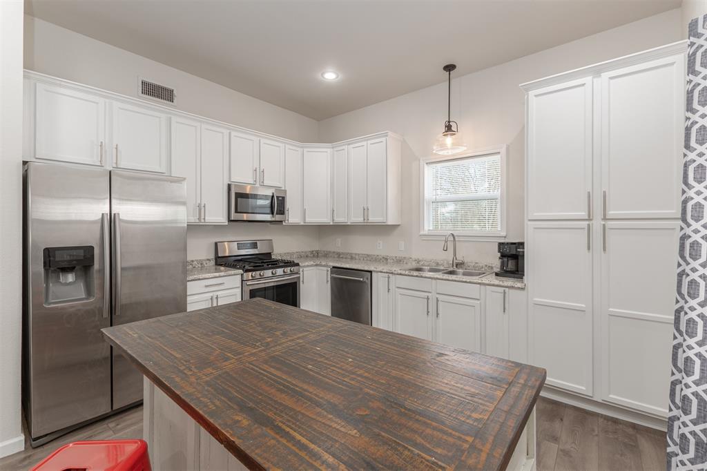 819 Beech Street Bonham, TX 75418 - Photo 7 of 35