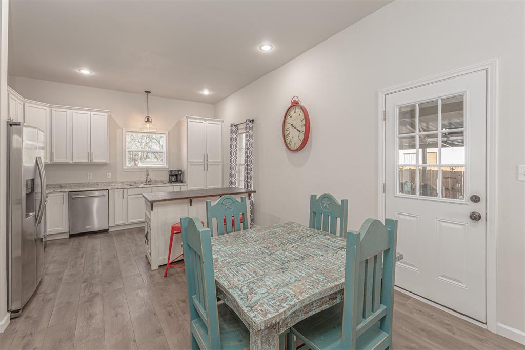 819 Beech Street Bonham, TX 75418 - Photo 10 of 35