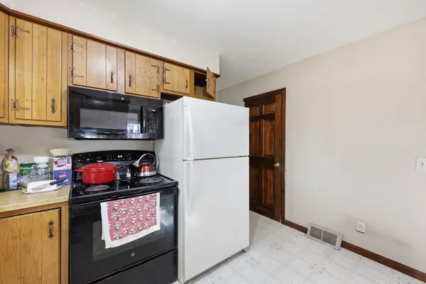 $325,900 | 31 Family Lane, Westfield, MA 01085