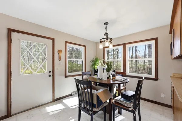 $325,900 | 31 Family Lane, Westfield, MA 01085