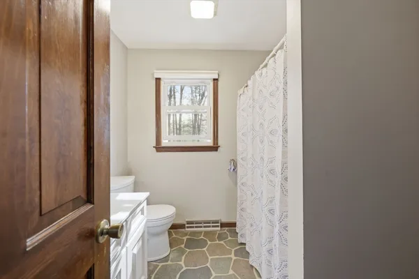 $325,900 | 31 Family Lane, Westfield, MA 01085