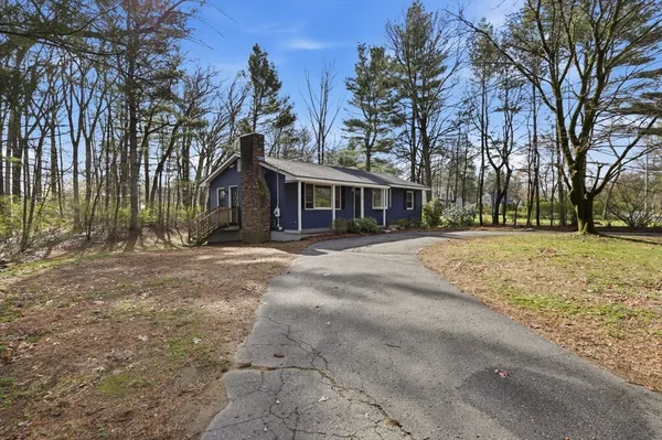 $325,900 | 31 Family Lane, Westfield, MA 01085