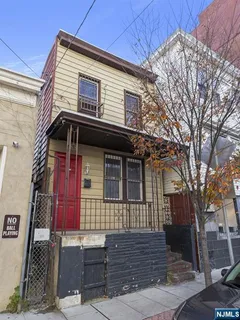 $479,000 | 707 Sip Street, Union City, NJ 07087