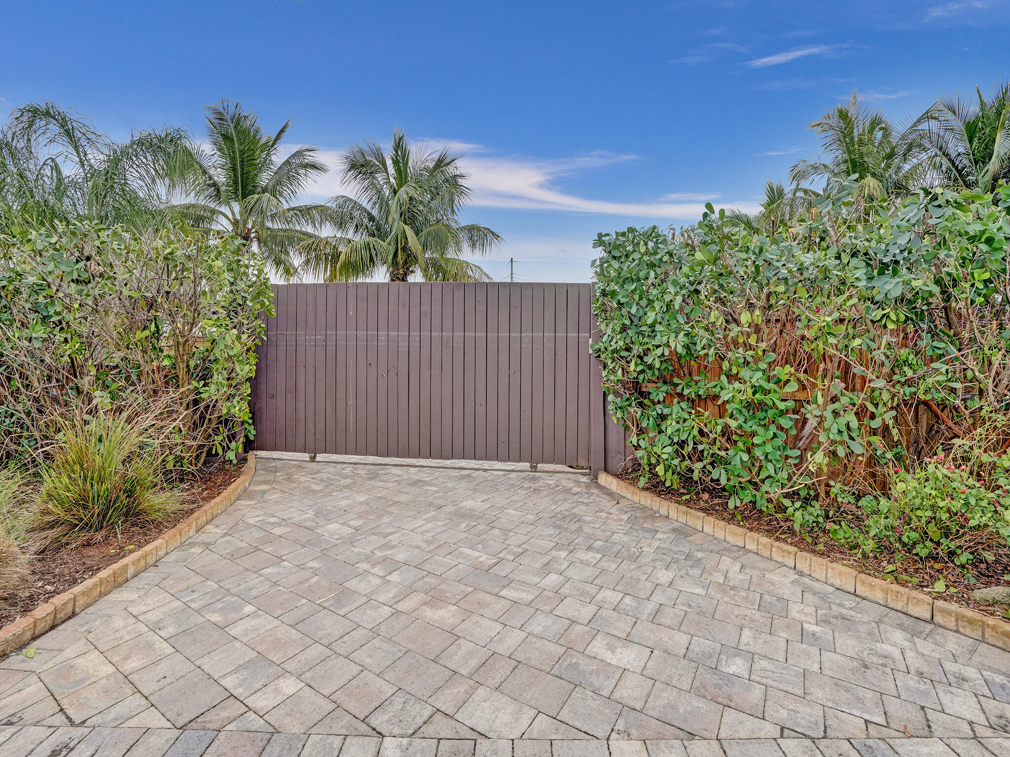 500 Northwest 7th Street Boca Raton, FL 33432 - Photo 4 of 101 DSC08942