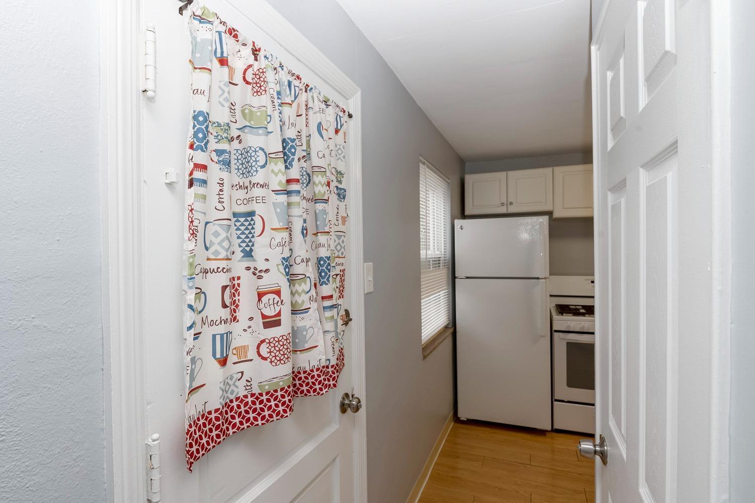 528 Roebling Road Cincinnati, OH 45238 - Photo 11 of 29