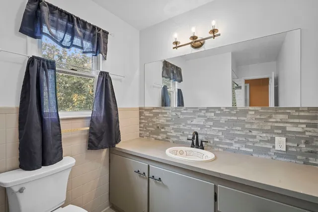 $2,900 | 300 Murray Hill Road, Vestal, NY 13850