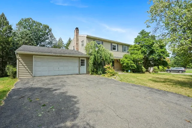 $2,900 | 300 Murray Hill Road, Vestal, NY 13850