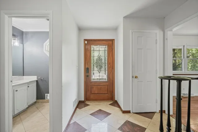 $2,900 | 300 Murray Hill Road, Vestal, NY 13850