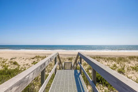 $152,500,000 | 39 Fairfield Pond Lane, Sagaponack, NY 11962