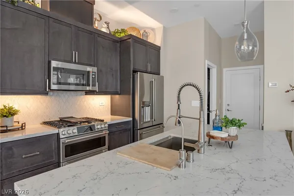 $2,500 | 3193 Centano Street, Henderson, NV 89044