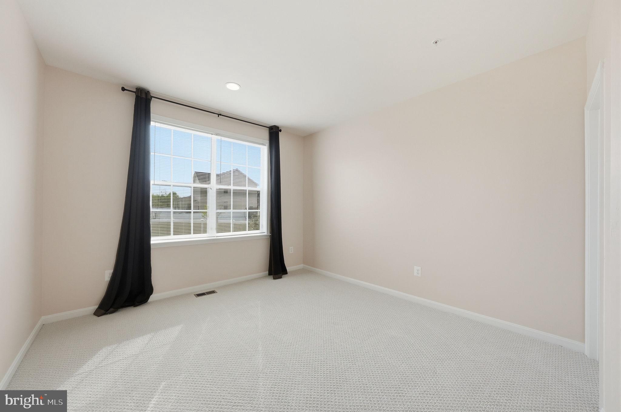 11538 Neon Road Fort Washington, MD 20744 - Photo 24 of 58 Main Level BR with En-suite Bath