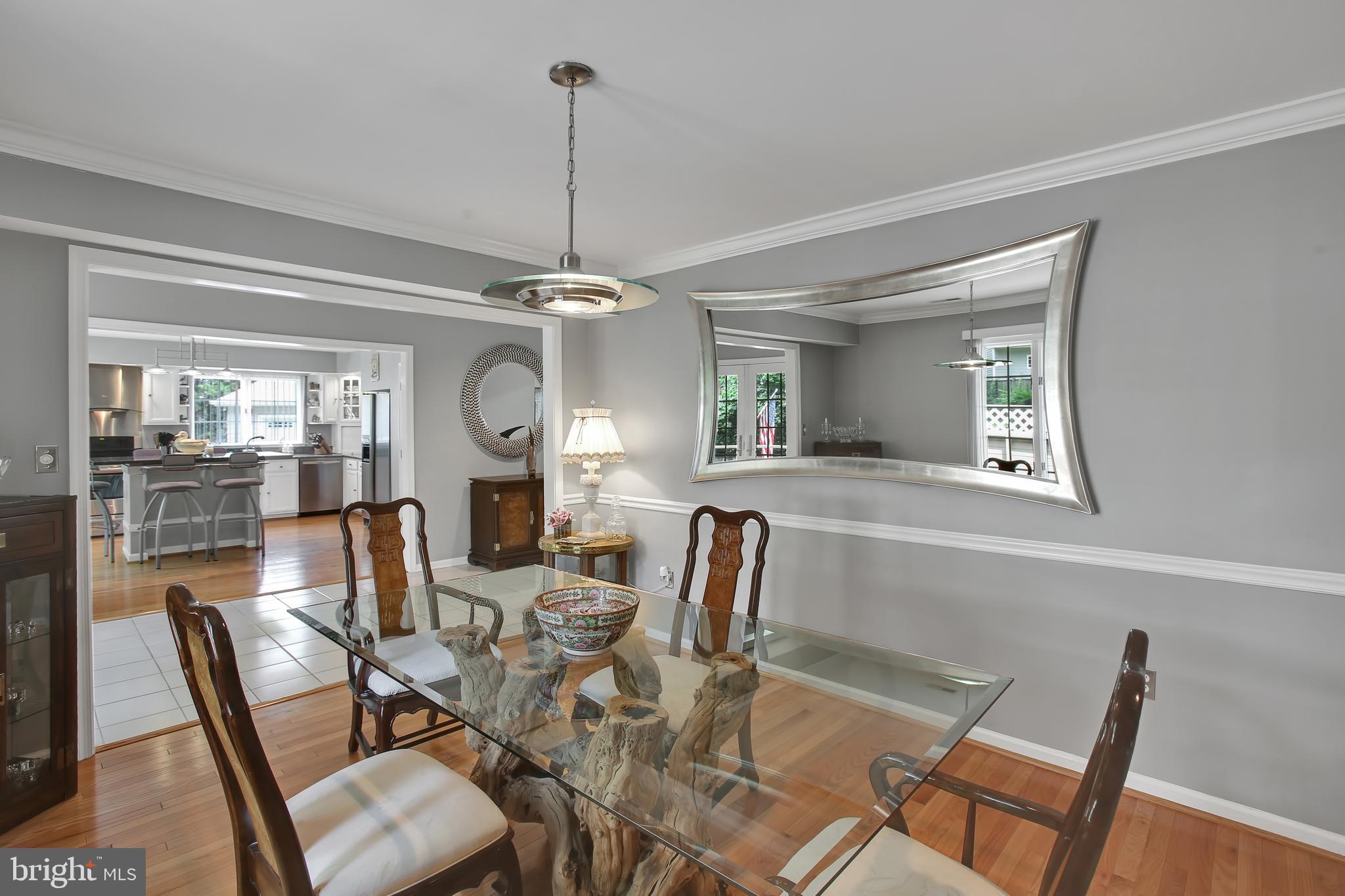 602 Amoss Road Severna Park, MD 21146 - Photo 12 of 50 Chair railing