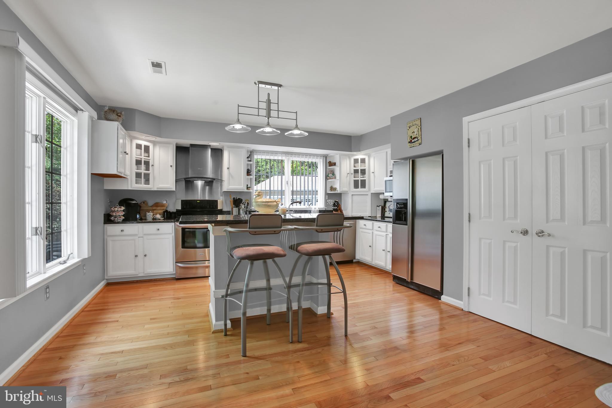 602 Amoss Road Severna Park, MD 21146 - Photo 13 of 50 Gourmet eat-in kitchen