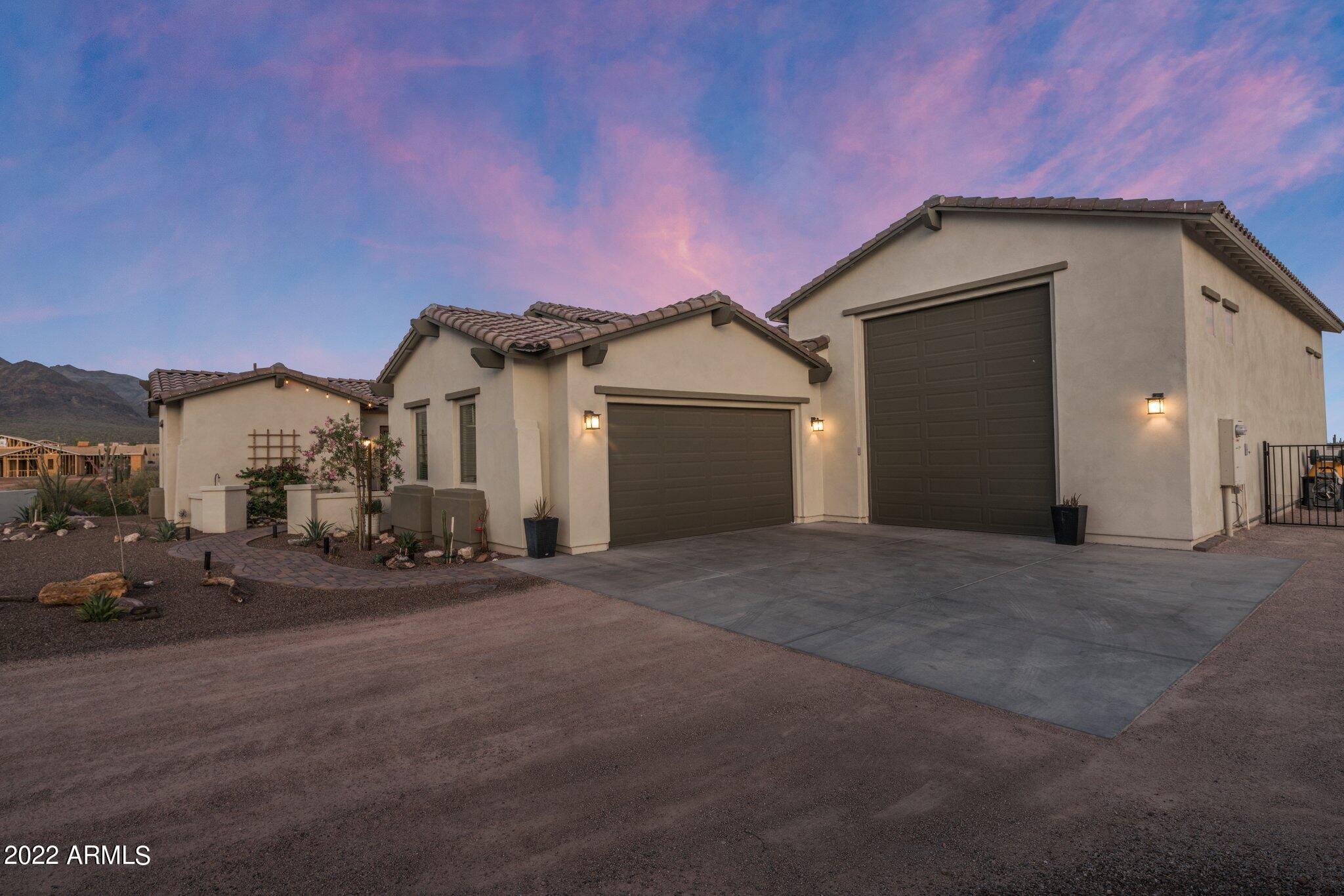 535 North Moon Road Apache Junction, AZ 85119 - Photo 2 of 32 535 NORTH MOON ROAD