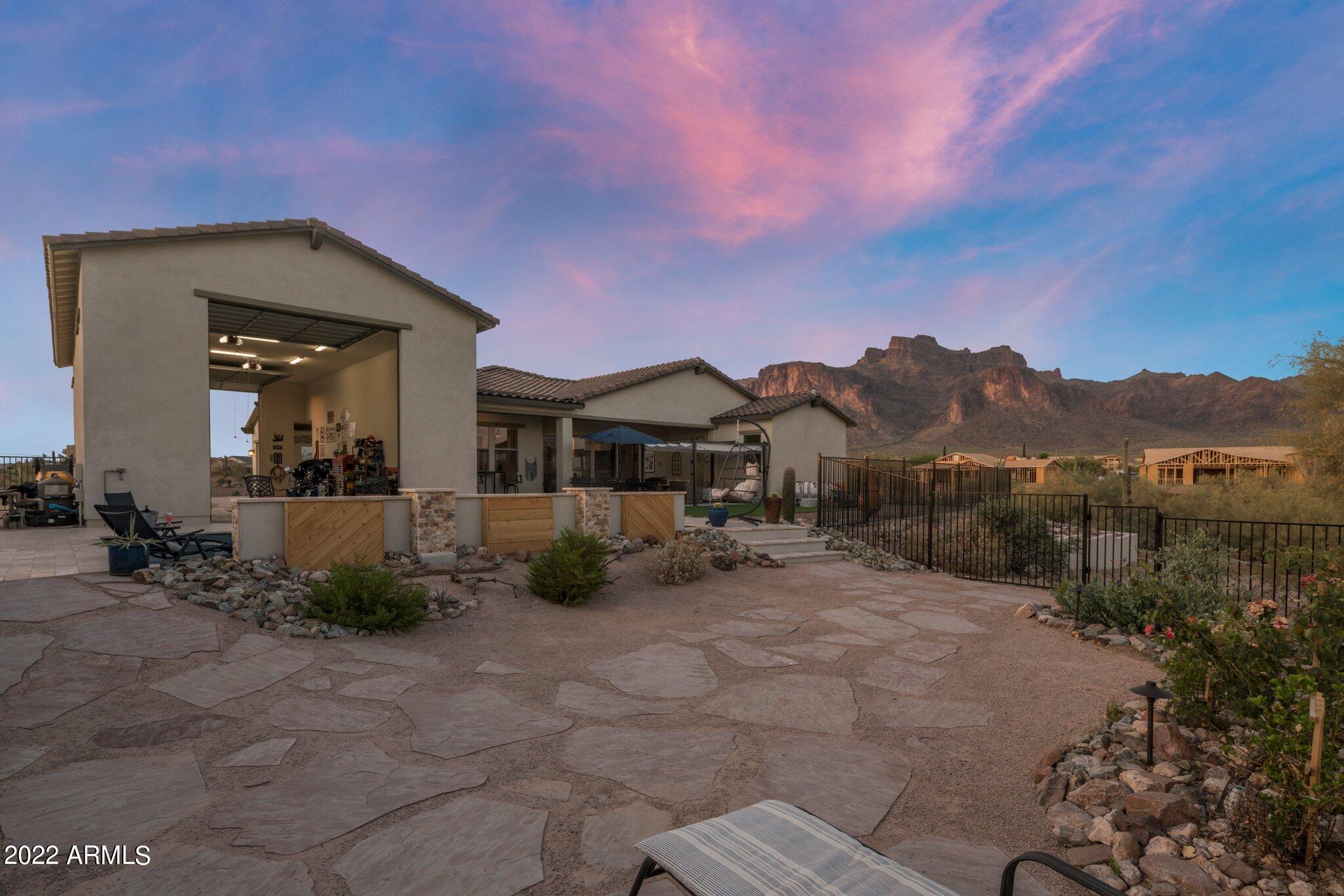 535 North Moon Road Apache Junction, AZ 85119 - Photo 25 of 32 535 NORTH MOON ROAD