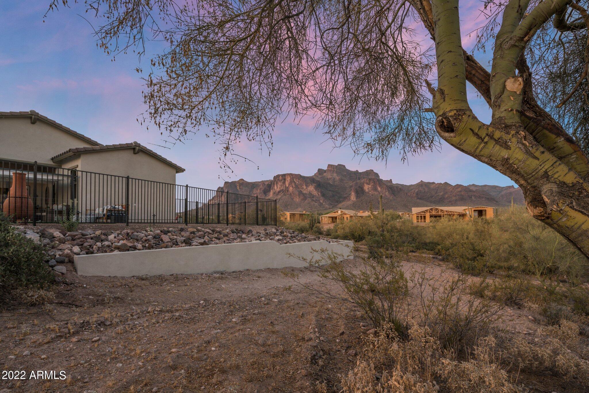 535 North Moon Road Apache Junction, AZ 85119 - Photo 27 of 32 535 NORTH MOON ROAD