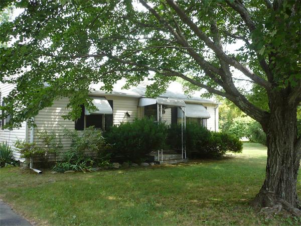 9 Holbrook Road Oxford, MA 01540 - Photo 1 of 5 Gallery Image 1