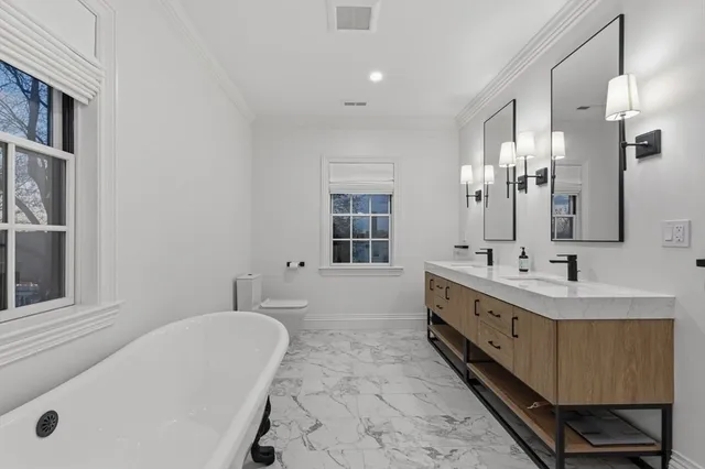 $10,000 | 959 Chestnut Street, Newton, MA 02464