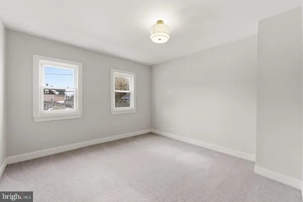 $2,000 | 923 Ridgeway Street, Gloucester City, NJ 08030