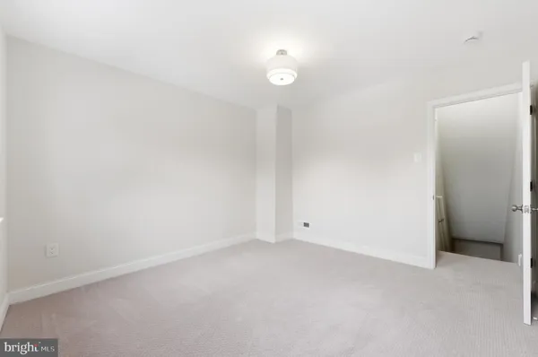 $2,000 | 923 Ridgeway Street, Gloucester City, NJ 08030
