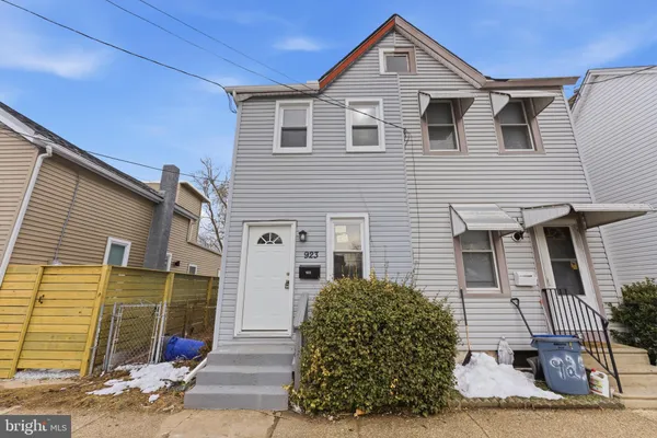 $2,000 | 923 Ridgeway Street, Gloucester City, NJ 08030