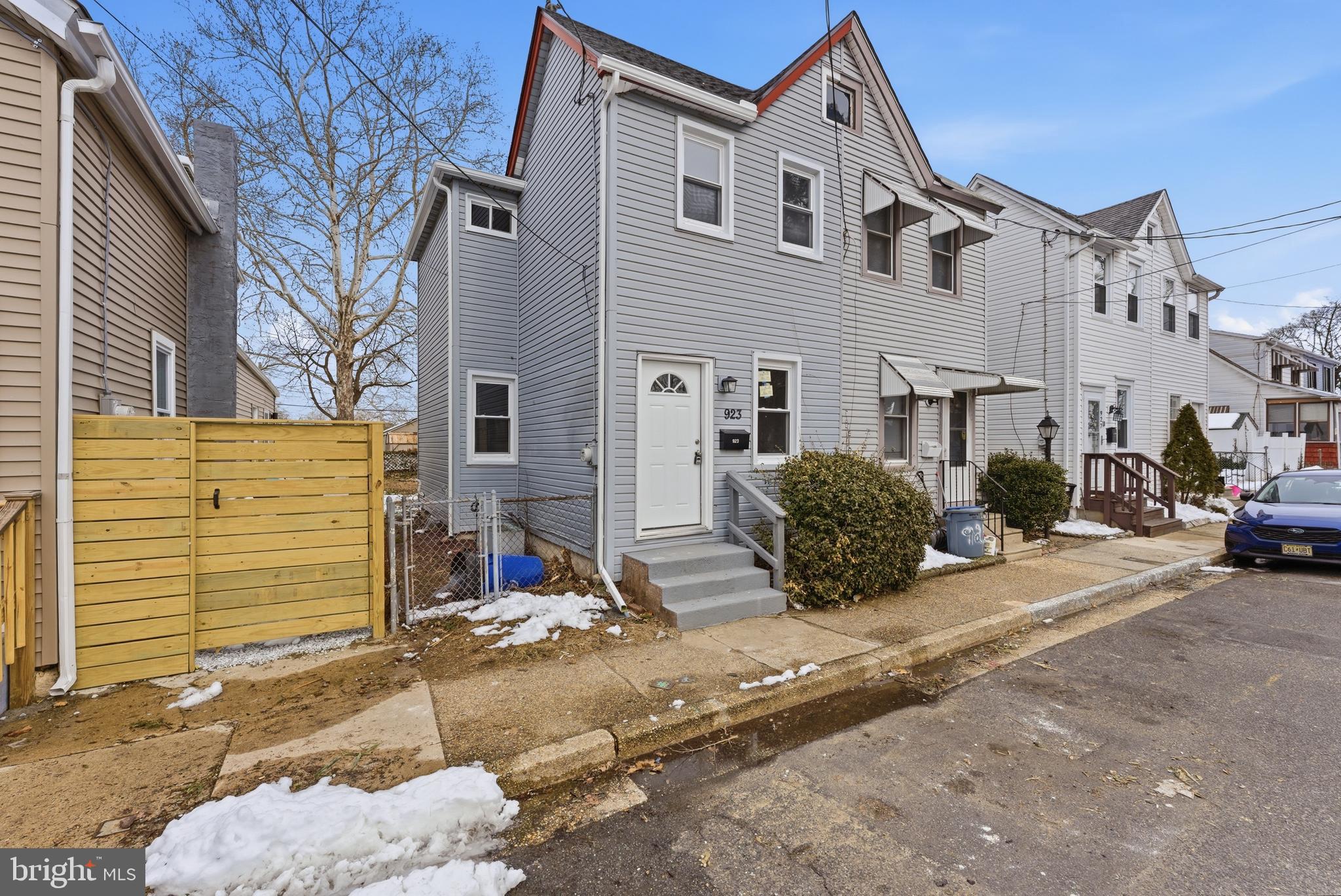 923 Ridgeway Street Gloucester City, NJ 08030 - Photo 2 of 18