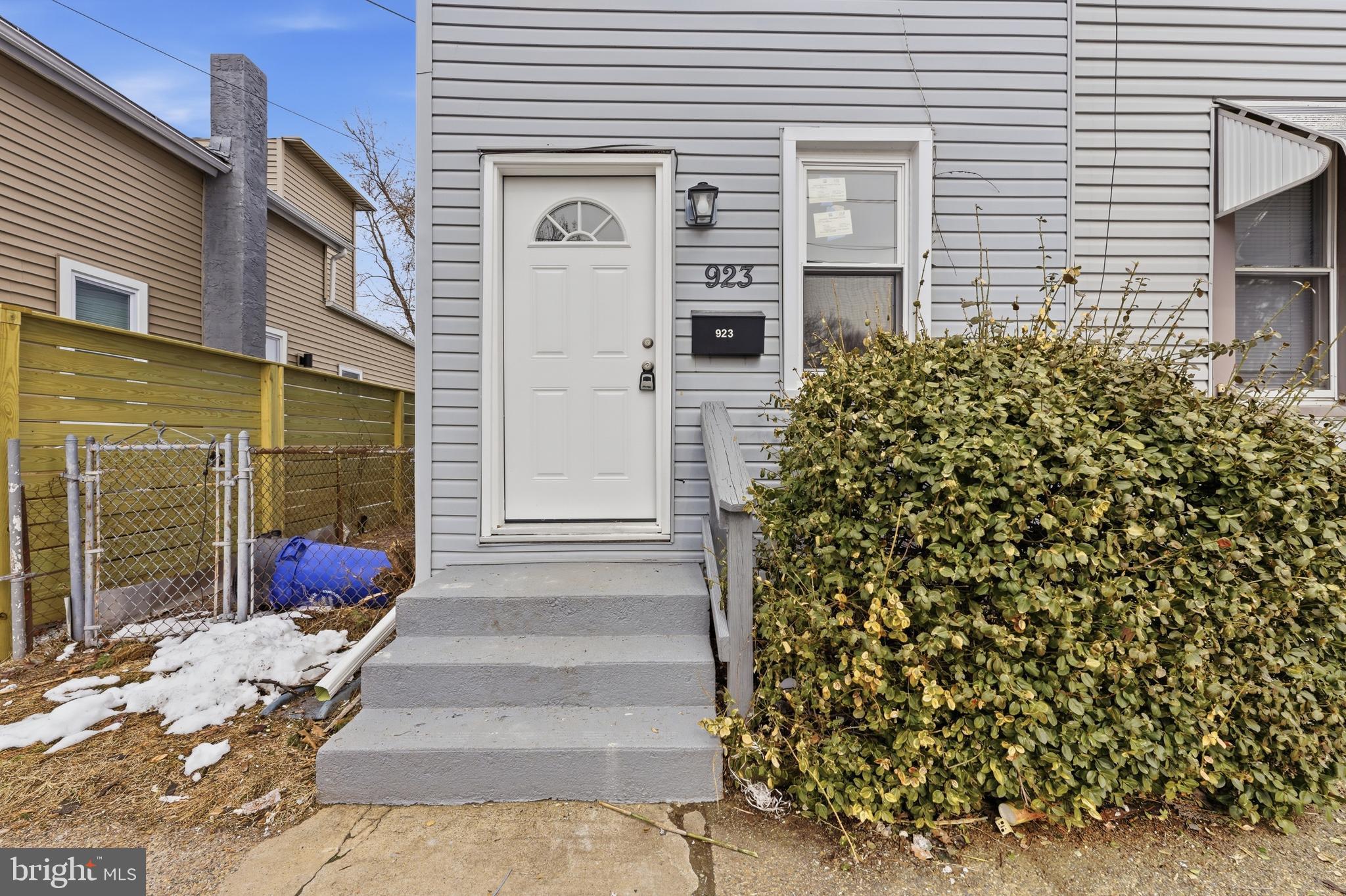 923 Ridgeway Street Gloucester City, NJ 08030 - Photo 3 of 18