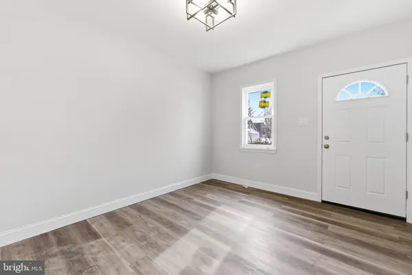 $2,000 | 923 Ridgeway Street, Gloucester City, NJ 08030