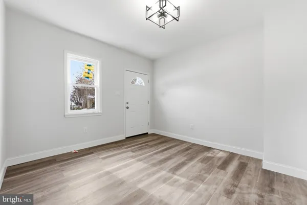 $2,000 | 923 Ridgeway Street, Gloucester City, NJ 08030