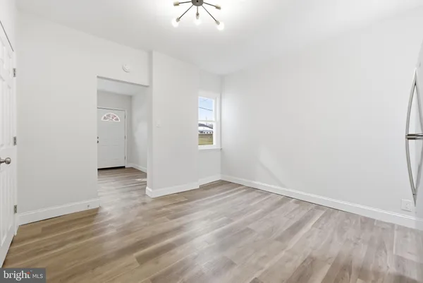 $2,000 | 923 Ridgeway Street, Gloucester City, NJ 08030