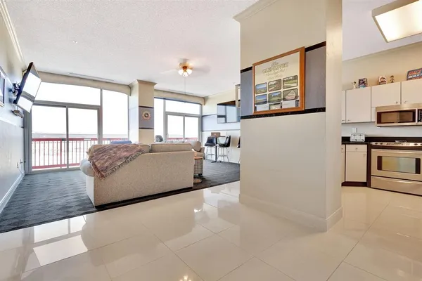 $323,000 | 3575 Lone Star Circle, Unit 517, Fort Worth, TX 76177