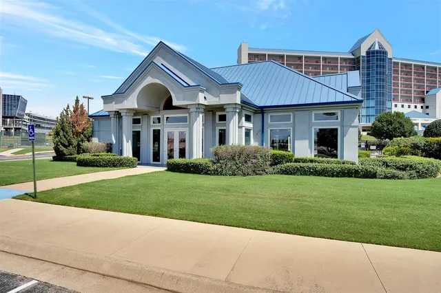 $323,000 | 3575 Lone Star Circle, Unit 517, Fort Worth, TX 76177